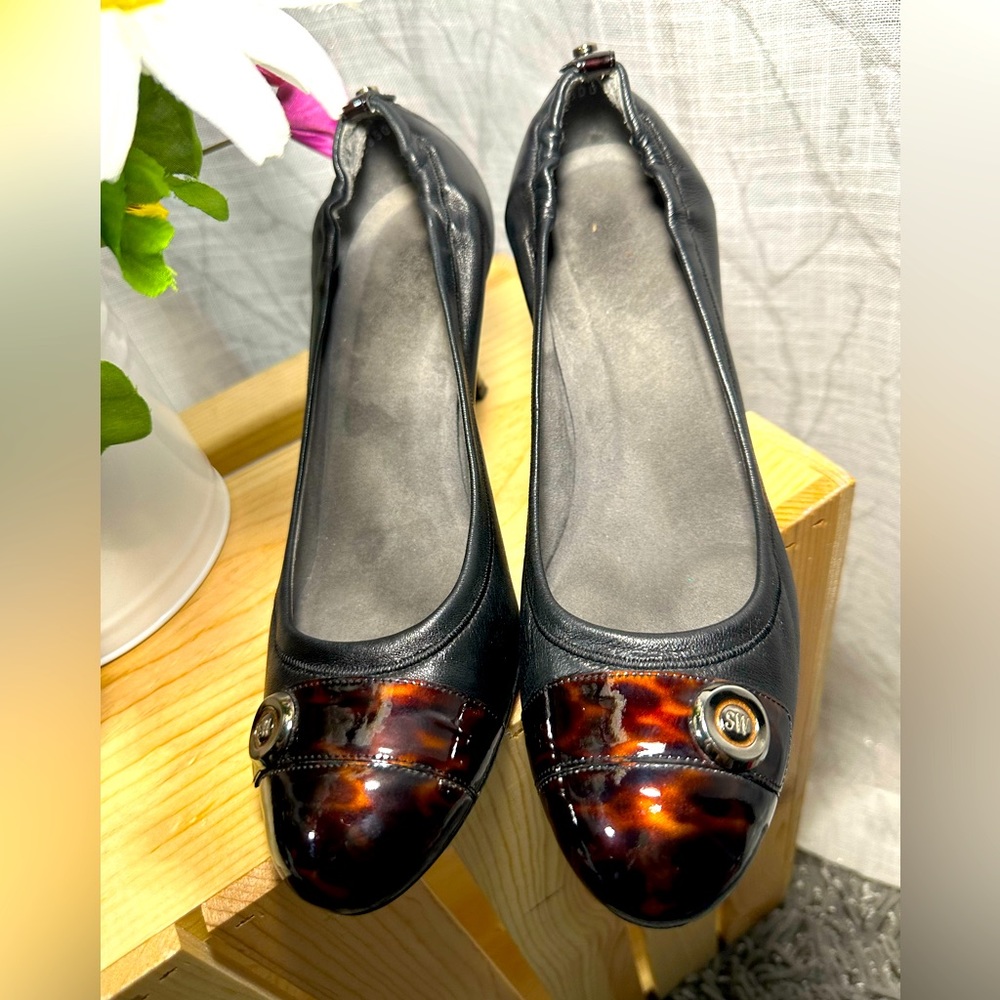 Tortoise Cap Toe Leather pump~ Stuart Weitzman Pumps,Size 9